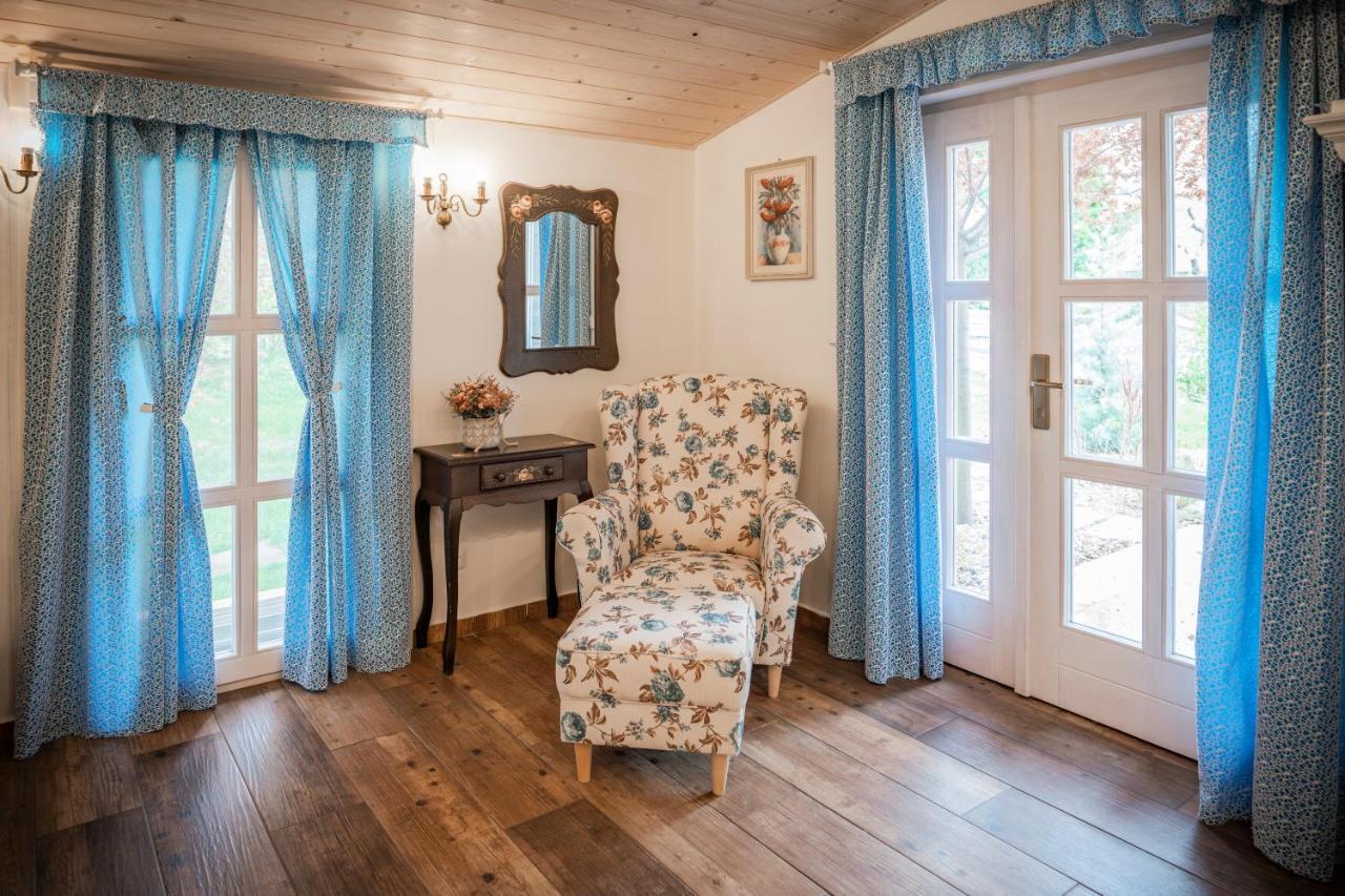 Penzion Primášé Dolni Vestonice Exterior foto