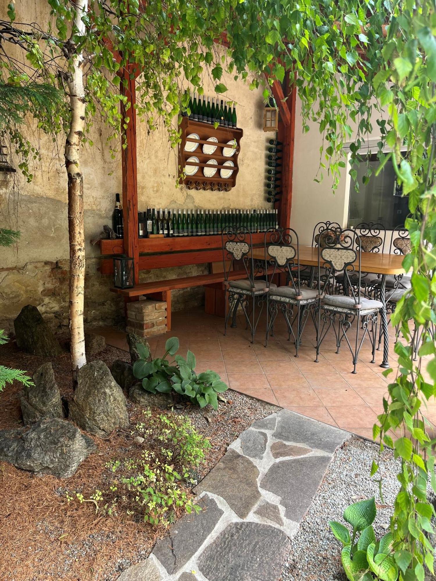 Penzion Primášé Dolni Vestonice Exterior foto